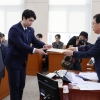 이번엔 ‘공천개입 의혹’ 명태균·김영선 동행명령장