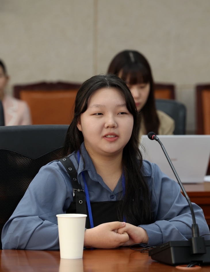 북한 이야기 들려주는 노진해 양