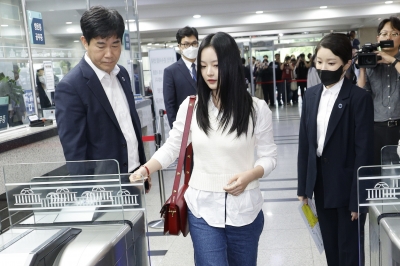 국감장에 나타난 ‘따돌림 논란’ 뉴진스 하니 [포토多이슈]