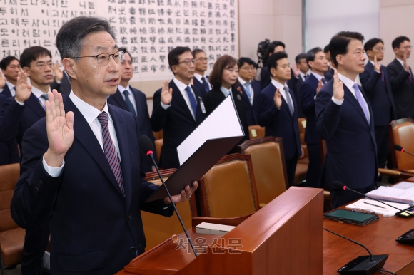 감사원 ‘관저 이전 자료’ 제출 거부… 법사위, 24일 현장국감 간다