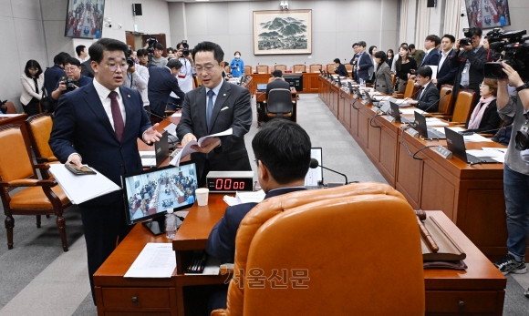 野, 김 여사 겨냥 ‘특검법·상설특검’ 투트랙 속도