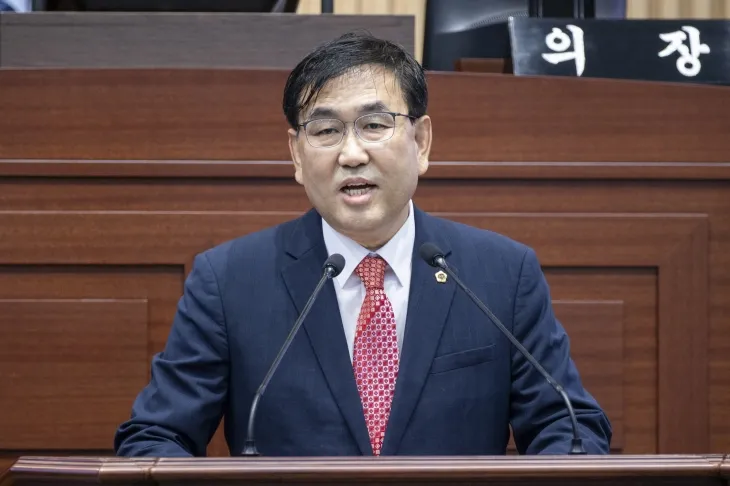 22일 제350회 임시회 제2차 본회의에서 5분 자유발언을 하는 황두영 의원. 경북도의회 제공