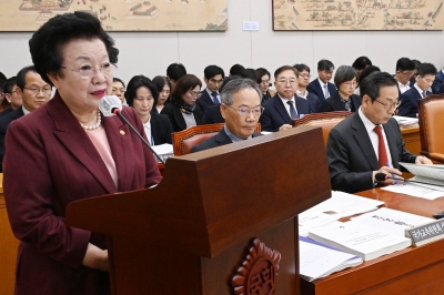 [단독] 이배용 국가교육위원장, 409일 중 정상 출근 38일뿐