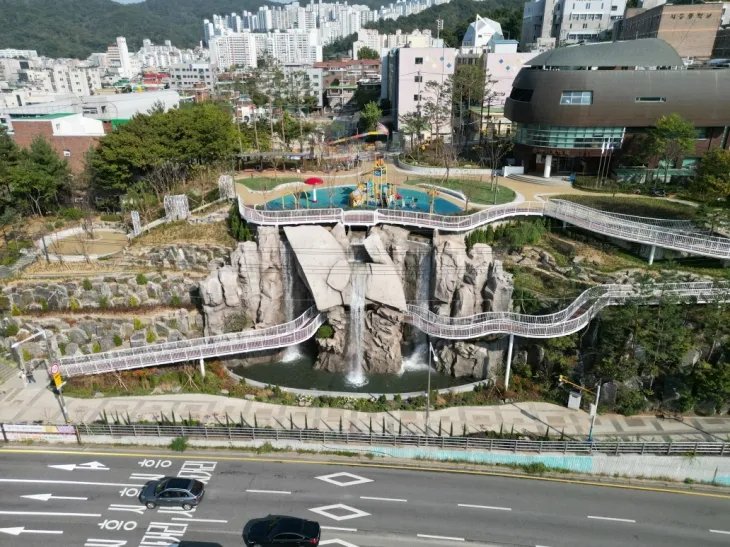 서울 금천구 시흥동 금천폭포공원 전경. 금천구 제공