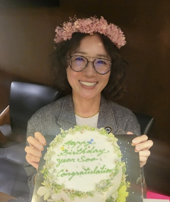 “생일 기념으로 그냥 저질렀다”…‘극 I’라는 오연수, 유튜버 데뷔한 사연