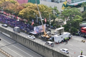 임단협 진통에 도로 점거·회장 집 앞 ‘상경 시위’·… 현대차그룹 생산차질 우려