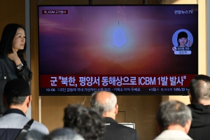 최대 사거리 또 갱신한 北 ICBM, 대형·다탄두 준비?