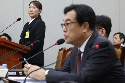 與, 대통령실 쇄신 요구 잇따라…“한동훈, 물밑서 용산·중진 소통 중”