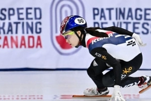 최민정, 이번엔 여자 500m서 은메달…김길리, 여자 1500m 銀 추가