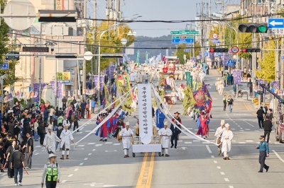 “이순신 장군을 기억합니다”…제2회 순국제전, 6만7000여명 찾아