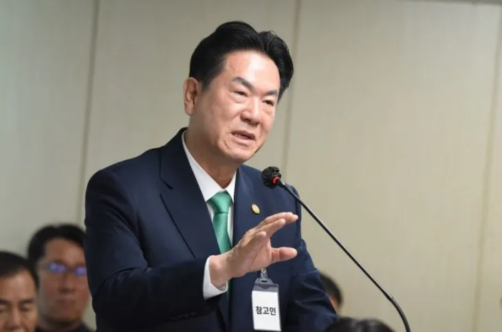 김형재 의원의 질의에 답변하는 이동섭 국기원장