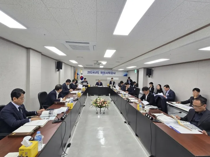 지난 7일 김천의료원에 대한 2024년 첫 행정사무감사를 실시한 경북도의회 행정보건복지위원회(위원장 권광택). 경북도의회 제공