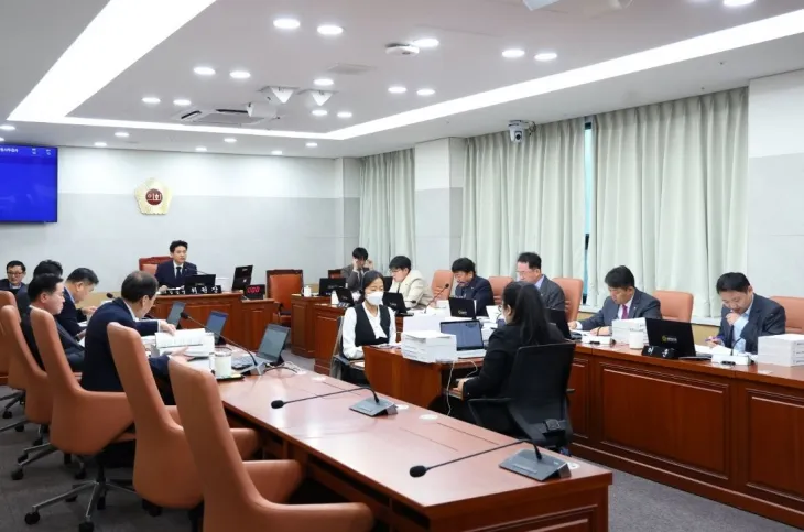 지난 7일 서울시 미래청년기획관에 대한 행정사무감사를 실시한 서울시의회 도시계획균형위원회(위원장 김길영)