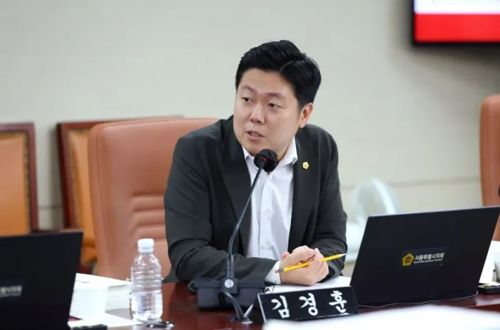 질의하는 김경훈 의원