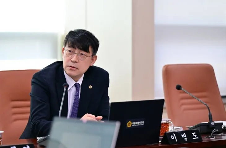 지난 6일 여성가족실 행정사무감사에서 질의하는 이병도 의원
