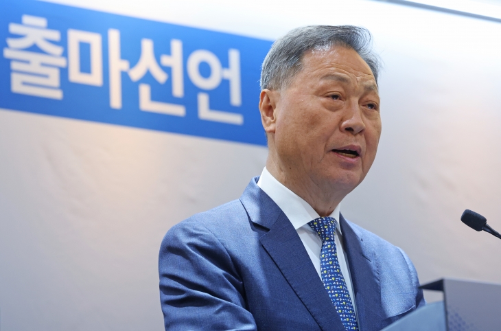 강태선 서울시 체육회장이 11일 오후 서울 중구 코리아나호텔에서 제42대 대한체육회장 출마 선언을 하고 있다. 뉴시스