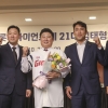 김원중·구승민 계약한 롯데, FA 시장 철수…‘자책점 9위’ 불펜 보강 없어도 괜찮을까