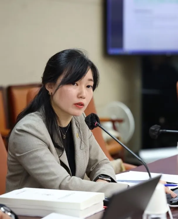 질의하는 이효원 의원