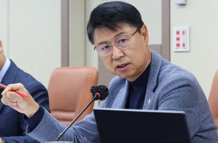 환경수자원위원회 행정사무감사에서 발언하는 이봉준 의원