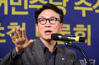 대구 찾은 김민석 “尹 정부 1인자는 김건희…불편하지만 진실”