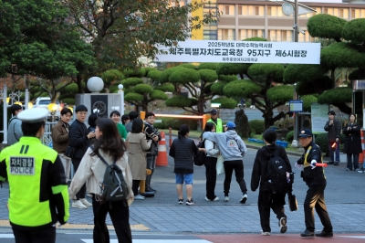 시험 시작 1시간 전… 수능 시험장 화장실 고장 ‘긴급 물공수작전’