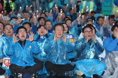 이재명의 민주당 ‘네 갈래 가시밭길’