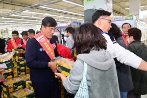 사과 주산지 청송군, ‘꼭지 달린 사과’ 홍보에 진심인 이유?