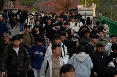 “수능 끝나고 폭언하고 소리 질러요”…수능 감독 교사 ‘인권침해’ 우려