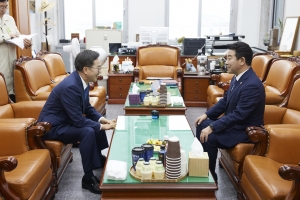 김동연 “검찰, 야당 대표에 대해 먼지 털이식 수사”