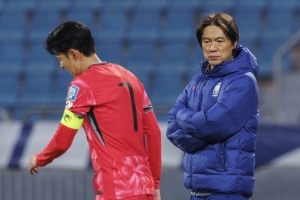 강인아 해줘? 민재야 해줘?… 또 전술없이 ‘해줘 축구’!