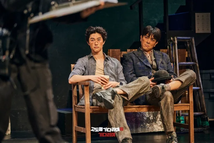 ‘고도를 기다리며를 기다리며’에서 에스터를 맡은 곽동연(왼쪽)과 밸을 맡은 박정복. 파크컴퍼니 제공