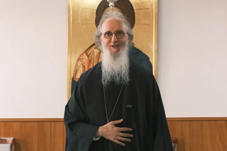 조성암 한국기독교교회협의회(NCCK) 신임 회장이 지난 22일 서울 마포구 아현동 서울 성 니콜라스 대성당에서 열린 신임 회장 기자회견에서 기념사진 촬영을 하고 있다. 2024.11.22 연합뉴스