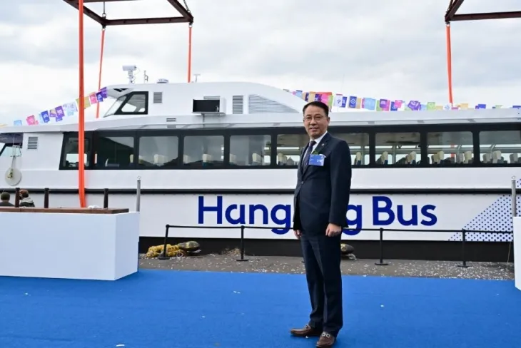 지난 25일 경남 사천시에서 열린 한강버스 진수식 행사에 참석한 김재진 의원