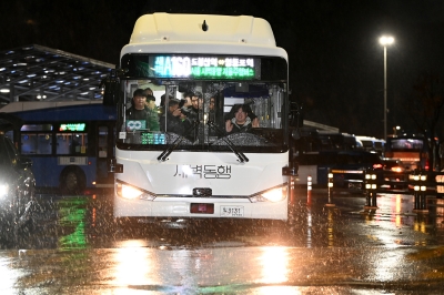 출근길 편하고 여유롭게… 서울 ‘자율주행 버스’ 새벽을 밝히다