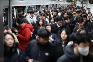 찬 저기압·더운 바다 만나 눈폭탄… 28일 출근길도 조심!