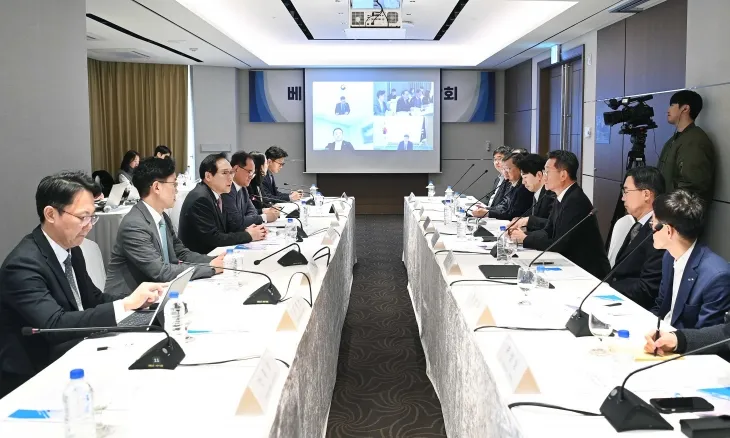 정인교 산업통상자원부 통상교섭본부장이 25일 서울 중구 롯데호텔에서 열린 ‘베트남 진출기업 간담회’를 주재하고 있다. 2024.11.25 산업부 제공