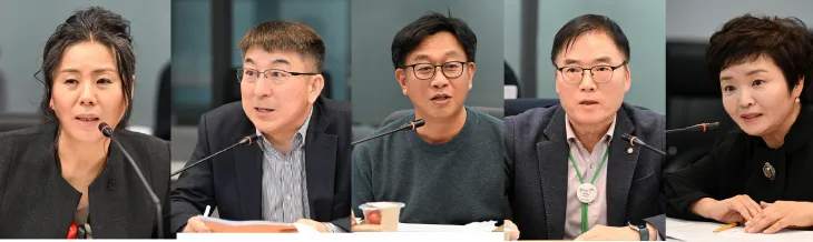 왼쪽부터 황옥경 육아정책연구소장, 강민규 교육부 영유아정책국장, 김준홍 대구 달성군청 교육정책과 보육팀장, 황정문 대구시교육청 유아특수교육과장, 김미정 충남 육아종합지원센터장. 도준석 전문기자