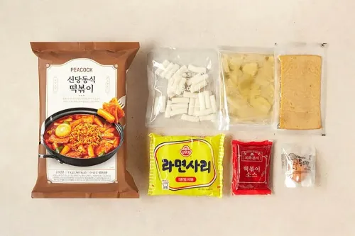 피코크 ‘신당동식 떡볶이’. 이마트 제공