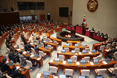 野, ‘예산 감액안’ 예결위 단독 처리…與 반발 퇴장