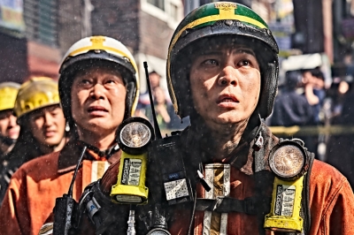 소방관 초대, 빵원티켓, 뉴진스님 공연까지…한국영화 3편 ‘후끈한 홍보전’