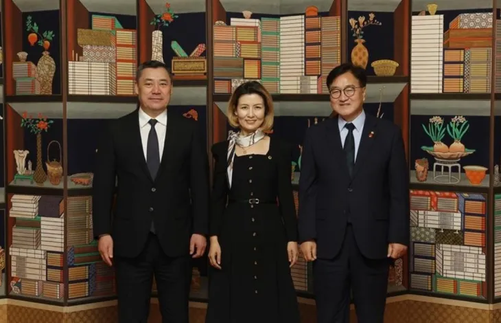 지난 3일 국회의장 주최 최초 방한한 키르기즈공화국 대통령 환영 만찬에 참석한 아이수루 의원(가운데)