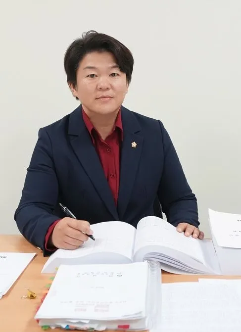 하남시의회 박선미 예산결산특별위원회 위원장은 ‘2025년 예산안’ 심사 방향에 대해 “요건과 절차, 사업 타당성 여부를 꼼꼼히 따져서 혈세가 허투루 쓰이는 일이 없도록 하겠다”라고 밝혔다. 하남시의회 제공