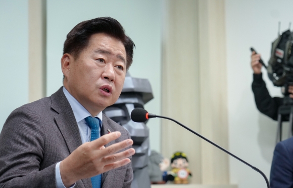 오영훈 지사 “대통령 탄핵 이전에 자진해서 내려오는 게 이상적”