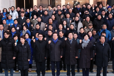 민주, 국민의힘에 공개토론 제안…“오후 2시까지 답 줘”