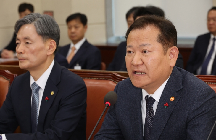 이상민 행정안전부 장관이 5일 국회에서 윤석열 대통령의 비상계엄 선포·해제 경위와 관련 현안 질의를 위해 열린 행정안전위원회 전체회의에서 발언하고 있다. 2024.12.5. 연합뉴스