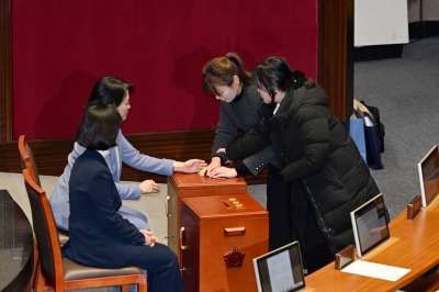 탄핵안 투표하는 김예지 국민의힘 의원