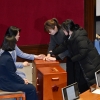 탄핵안 투표하는 김예지 국민의힘 의원
