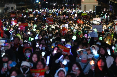 “尹, 독재 총칼 들이대…괴뢰한국 땅 아비규환” 北, 계엄 사태 첫 보도