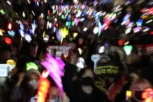 진실이 사라진 불신의 시대, 존엄을 위한 전환이 필요해