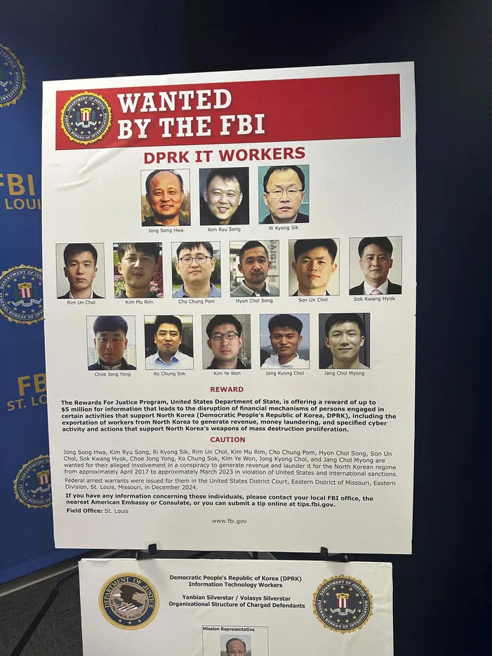 미국 연방수사국(FBI)이 북한 정보기술(IT) 노동자 위장 취업 관련자들에 대한 정보 제공을 기다린다며 공개한 현상수배 전단. AP 연합뉴스